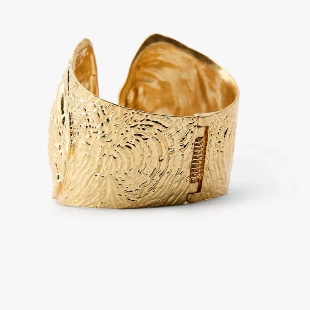 🔥🔥zara double shell  Cuff Bracelet